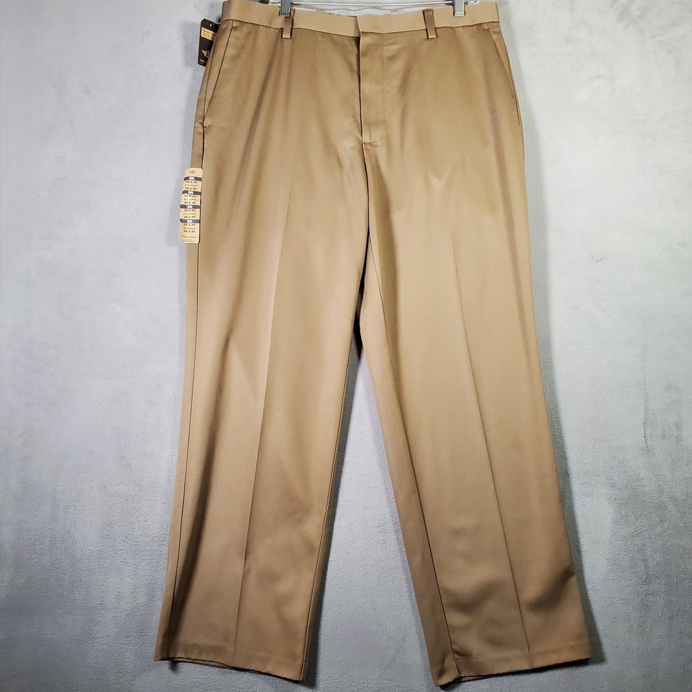 Dockers Pants Mens 36x30 Khaki D3 Classic Fit Flat Front No Iron Work Preppy NEW